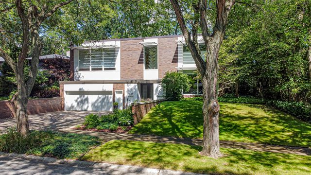 1447 Oak Park Drive, Munster, IN 46321