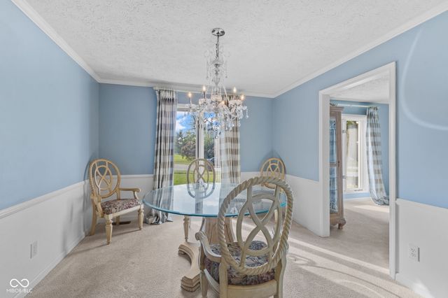 609 La Reforma Drive, Greenwood, IN 46143