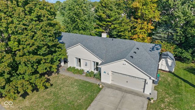609 La Reforma Drive, Greenwood, IN 46143