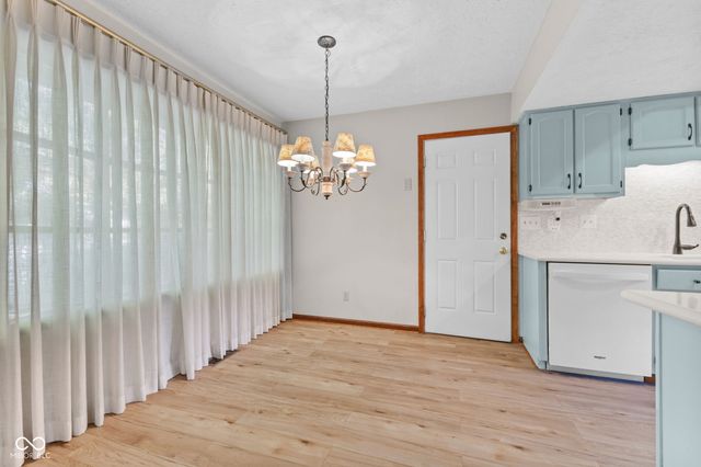 609 La Reforma Drive, Greenwood, IN 46143