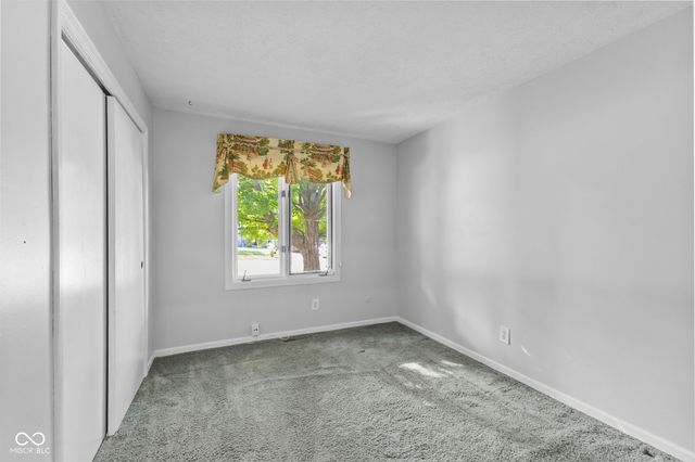 609 La Reforma Drive, Greenwood, IN 46143