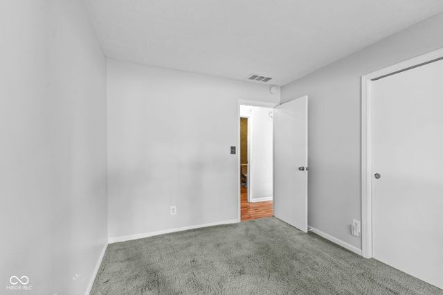 609 La Reforma Drive, Greenwood, IN 46143