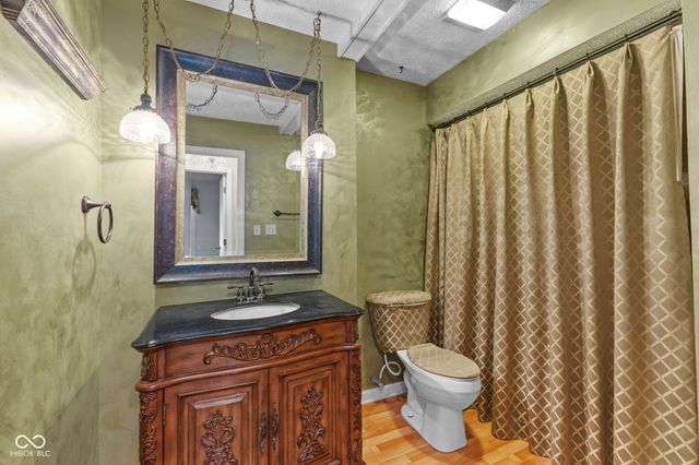 609 La Reforma Drive, Greenwood, IN 46143