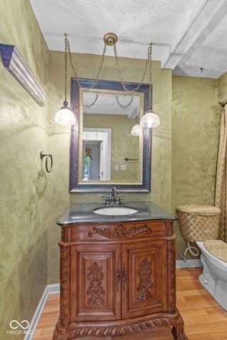 609 La Reforma Drive, Greenwood, IN 46143