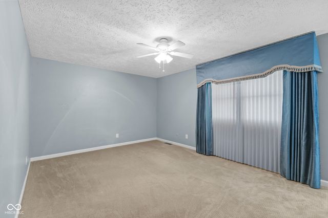 609 La Reforma Drive, Greenwood, IN 46143