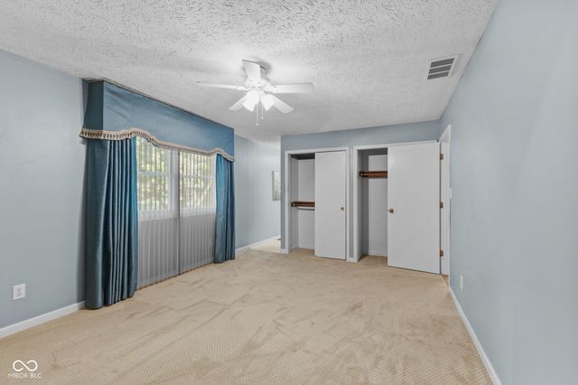 609 La Reforma Drive, Greenwood, IN 46143