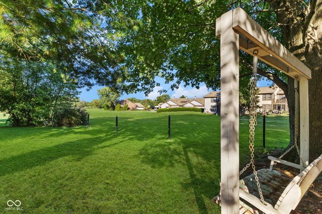609 La Reforma Drive, Greenwood, IN 46143
