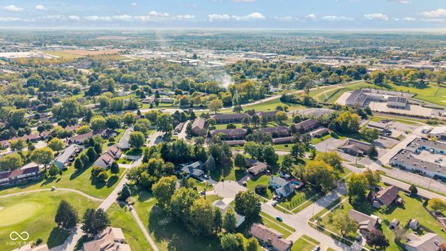 609 La Reforma Drive, Greenwood, IN 46143
