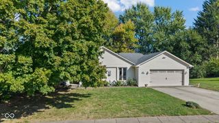 609 La Reforma Drive, Greenwood, IN 46143
