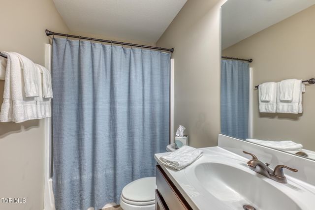 664 Grays Pointe Court -, Johnson City, TN 37615