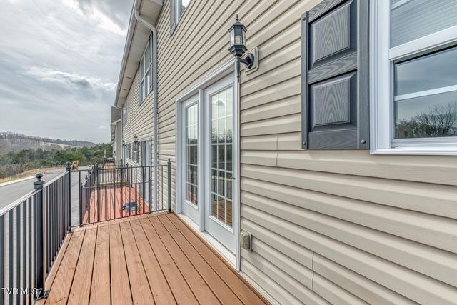 664 Grays Pointe Court -, Johnson City, TN 37615