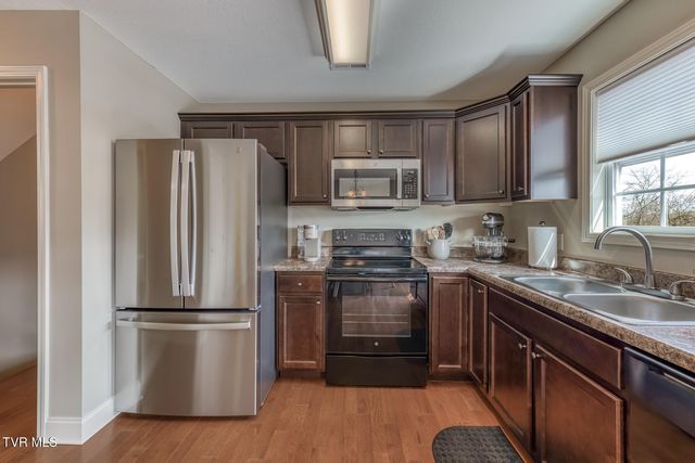 664 Grays Pointe Court -, Johnson City, TN 37615