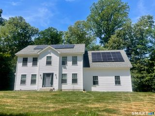 25 Spring Rock Road, East Lyme, CT 06333