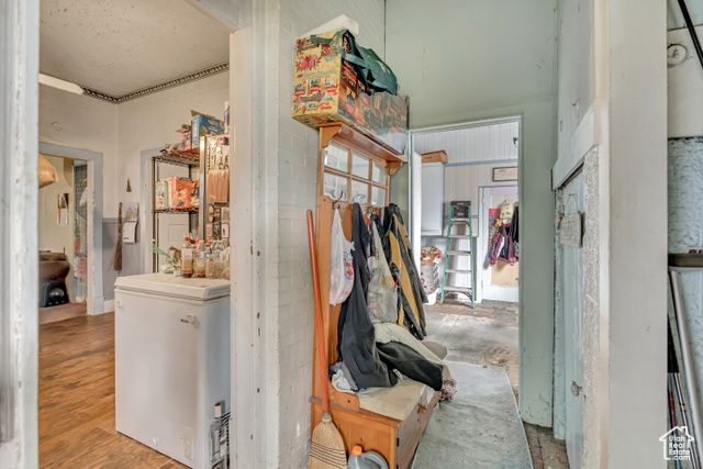 6700 S 1655 E, Cottonwood Heights, UT 84121