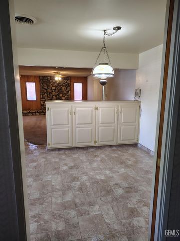 6001 Carter Avenue, Bakersfield, CA 93308