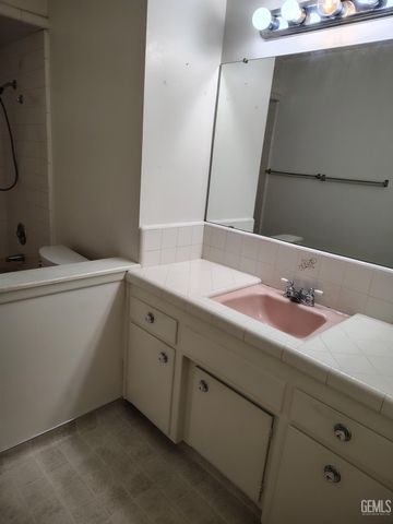 6001 Carter Avenue, Bakersfield, CA 93308