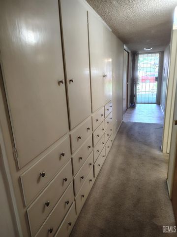 6001 Carter Avenue, Bakersfield, CA 93308