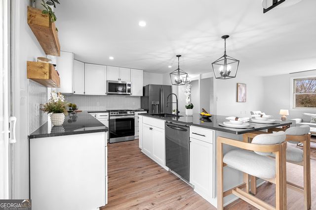 425 Worthington Hills Court, Roswell, GA 30076