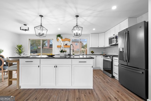 425 Worthington Hills Court, Roswell, GA 30076