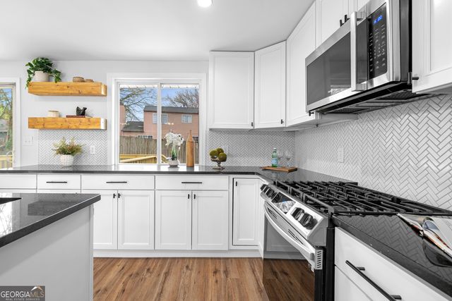 425 Worthington Hills Court, Roswell, GA 30076