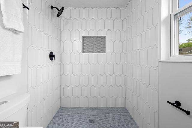 425 Worthington Hills Court, Roswell, GA 30076