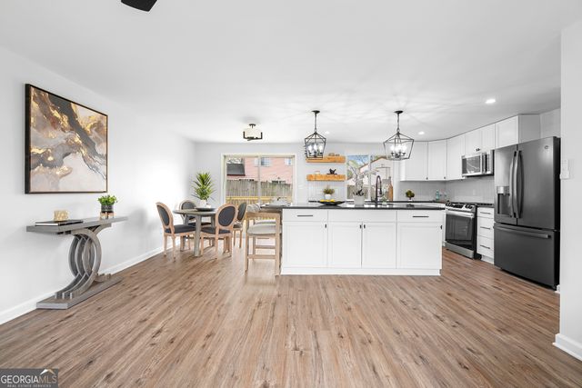 425 Worthington Hills Court, Roswell, GA 30076