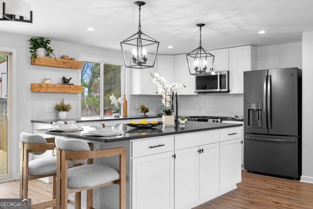 425 Worthington Hills Court, Roswell, GA 30076