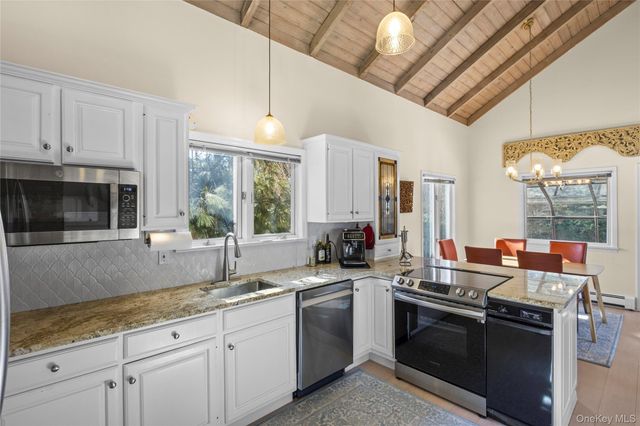 11 Seacliff Lane, Miller Place, NY 11764