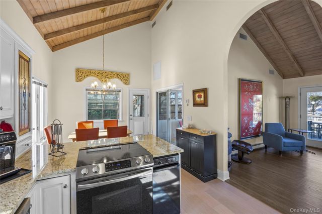 11 Seacliff Lane, Miller Place, NY 11764