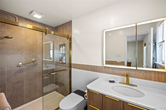 11 Seacliff Lane, Miller Place, NY 11764