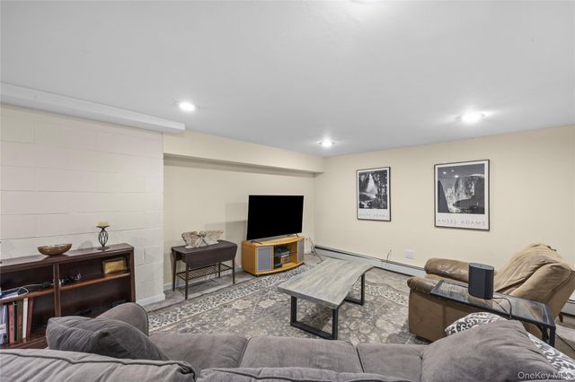 11 Seacliff Lane, Miller Place, NY 11764