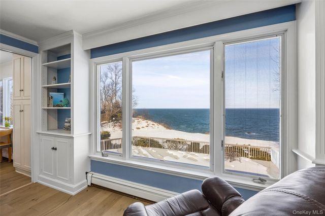 11 Seacliff Lane, Miller Place, NY 11764