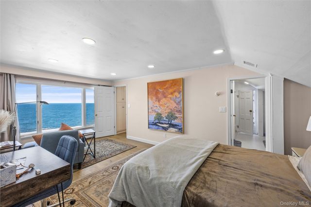 11 Seacliff Lane, Miller Place, NY 11764