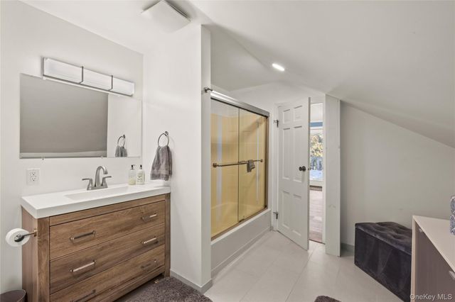 11 Seacliff Lane, Miller Place, NY 11764