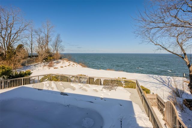 11 Seacliff Lane, Miller Place, NY 11764