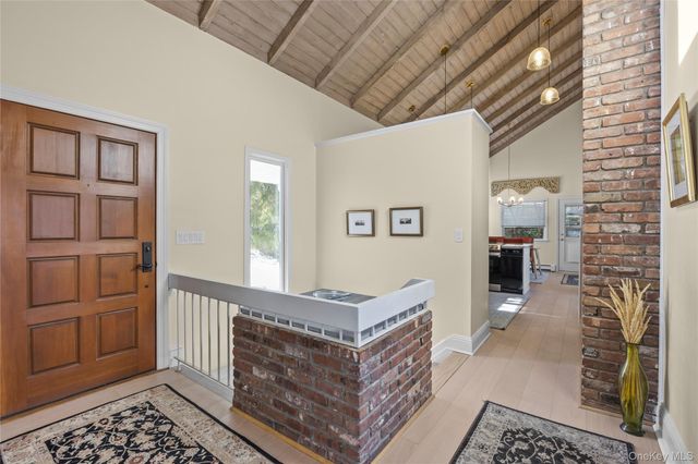 11 Seacliff Lane, Miller Place, NY 11764