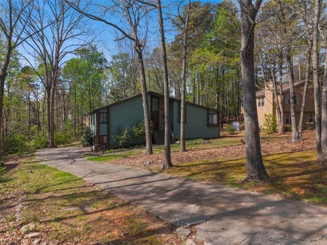 6658 Windwood Circle, Douglasville, GA 30135