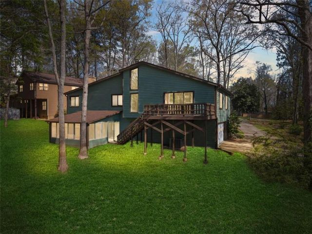 6658 Windwood Circle, Douglasville, GA 30135