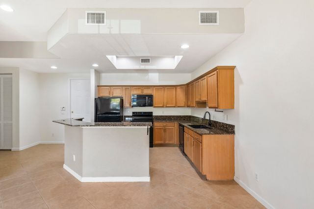 10520 SW Stephanie Way 2-104, Port St Lucie, FL 34987