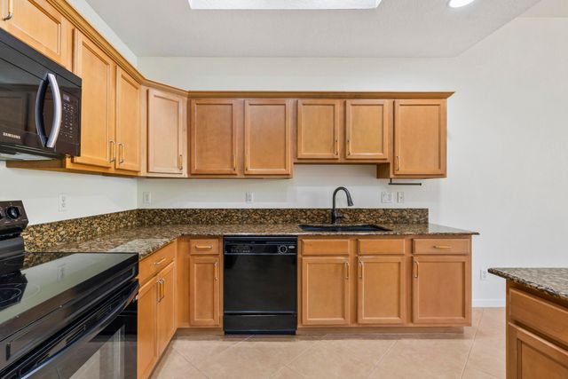 10520 SW Stephanie Way 2-104, Port St Lucie, FL 34987