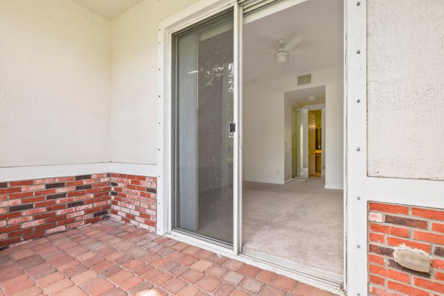 10520 SW Stephanie Way 2-104, Port St Lucie, FL 34987