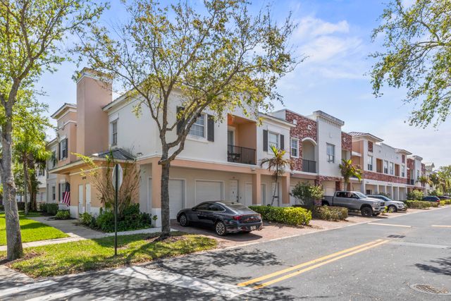 10520 SW Stephanie Way 2-104, Port St Lucie, FL 34987