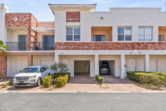 10520 SW Stephanie Way 2-104, Port St Lucie, FL 34987