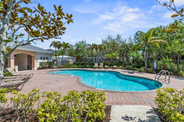 10520 SW Stephanie Way 2-104, Port St Lucie, FL 34987