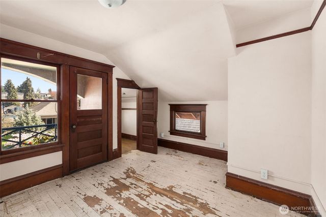 5519 12th Avenue NE, Seattle, WA 98105