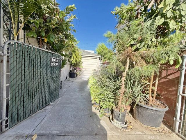 5940 Gundry Avenue, Long Beach, CA 90805
