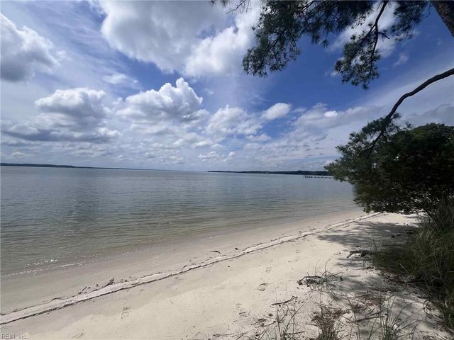 1756 Tyndall Point RD, Gloucester Point, VA 23062