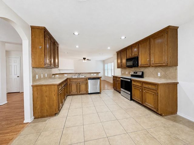 13 Sunnyvale Lane, Manvel, TX 77578