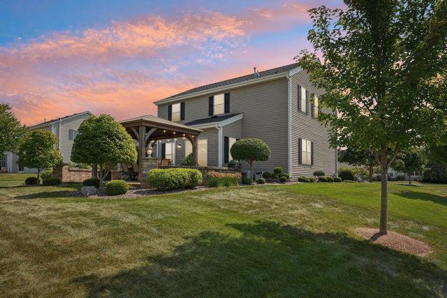 657 Cherrywood Drive, Waterford, WI 53185