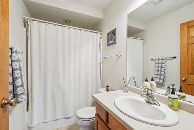 657 Cherrywood Drive, Waterford, WI 53185